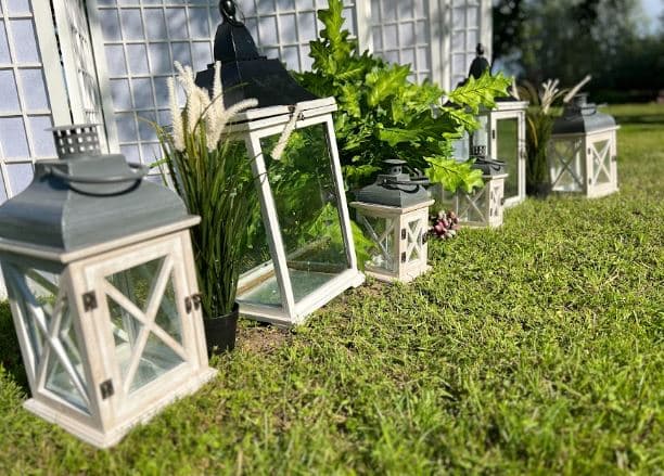 Rental of lanterns of various sizes